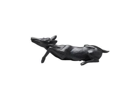 Scultura in terracotta dipinta metallizzata raffigurante un cerbiatto adagiato in stile Art Déco cm 60