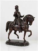 Scultura in bronzo di grandi dimensioni che raffigura un nobile o un alto ufficiale militare del XVI. Firmata Hunt