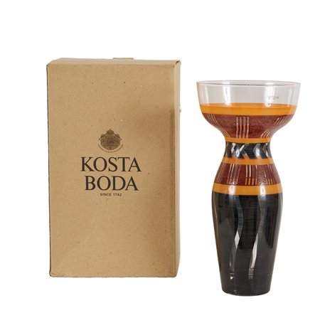 MONICA BACKSTORM, Vaso