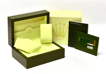 ROLEX Custodia portaorologio in legno laccato verde. Con garanzia originale...