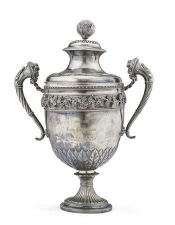 Coppa biansata in argento "Maze Races, the Hill Cup presented by Lord Artur Hil