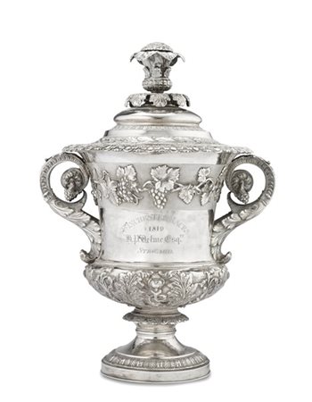 * Trofeo in argento "Winchester Races 1819", riccamente decorato e cesellato ne
