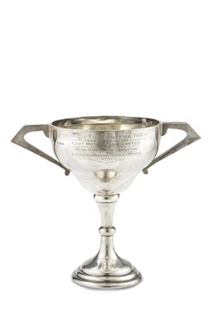 * Coppa biansata in argento "John Bull Tyre Challenge Trophy, presented to the