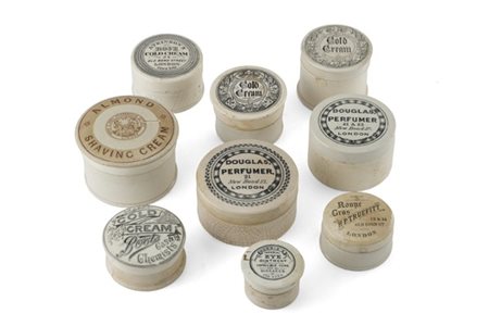 Nove "pot lids" vasetti con coperchi per cosmetici, pomate per gli occhi e crem