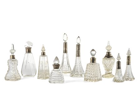 Dieci boccette porta profumo in vetro e cristallo molato di misure diverse, ghi