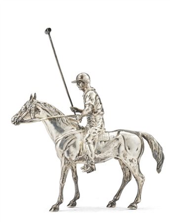 Scultura in argento a tuttotondo raffigurante giocatore di polo. Argentiere ted