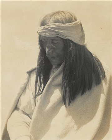 The Luskin co., "The Divine Race - Apache Buck" e "The Divine Race - Apache Squ