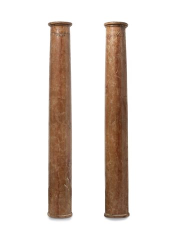 Coppia di colonne in marmo rosso di Verona, secolo XVIII (h. cm 177) (difetti e