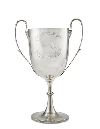 Trofeo in argento biansato "Hockwold Tenants cup 1912" con corpo liscio e cane