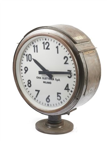Orologio industriale double-face della Società Ora Elettrica S.p.A Milano con c