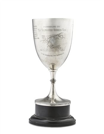 Trofeo di caccia in argento a corpo liscio con incisi i vincitori dal 1909 al 1
