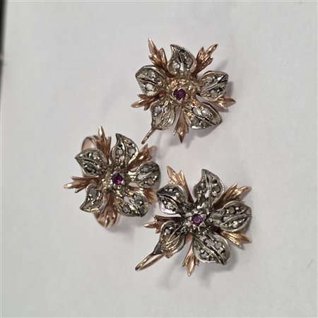 Parure ( orecchini e anello) in oro e pietre