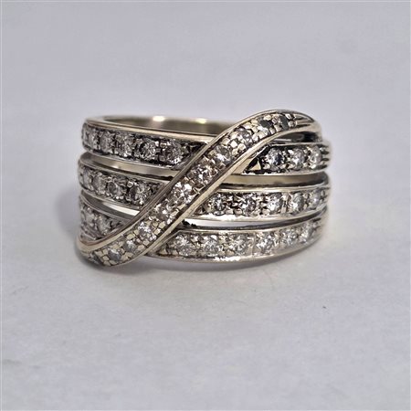 Anello in oro e brillanti 
