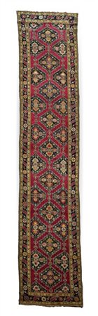 Tappeto passatoia Karabagh, Caucaso, inizio secolo XX. Decoro con medaglioni ro