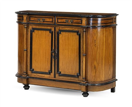 Credenza in rovere con profili ebanizzati a due sportelli e un cassetto, angoli