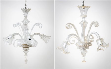 Manifattura di Murano. Lotto composto da due lampadari a cinque (mancanza) e tr