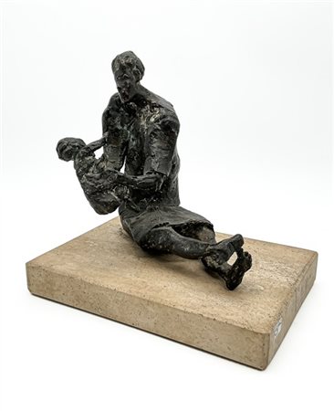 Ernesto Ornati "Madre con bambino" scultura in bronzo su base in marmo (h tot cm