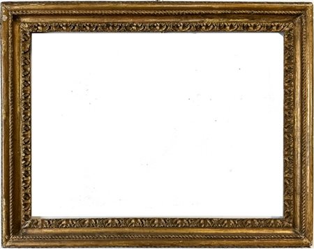 Cornice in legno intagliato e dorato con bordura a foglie e cordonata. Secolo X