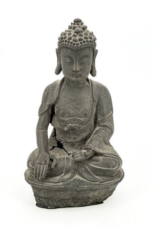 Figura di Buddha assiso su fiore di loto in ferro
Cina, dinastia Qing (1644-191