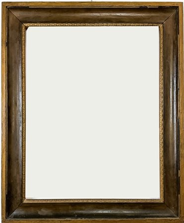 Cornice in legno laccato e pastiglia dorata. Secolo XIX (cm 72x87; luce cm 70x5