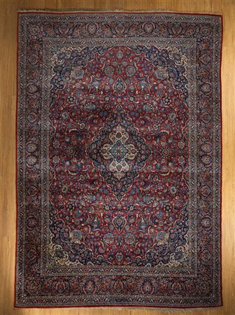Tappeto Keshan, Persia, secolo XX. Decoro con medaglione nei toni dell'azzurro,