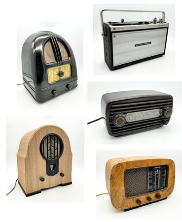 Lotto composto da numerose radio di epoche diverse tra cui: radio Philco modell