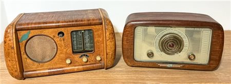 Allocchio Bacchini - Ansaldo Lorenz 

Due radio a valvole con cassa scocca in l