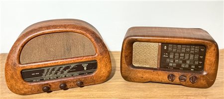 Minerva - Magnadyne 

Due radio a valvole con cassa in radica scocca in legno i