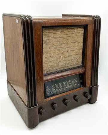Radio marcata “La Voce del Padrone" modello "Sabaudia", Italia, anni '30. Corpo