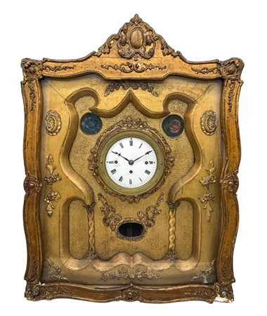 Orologio da parete a quadro in cornice dorata. Quadrante in smalto bianco a num