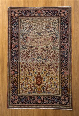 Tappeto Malayer, Persia, fine secolo XIX. Decoro con cipresso ed alberi della V