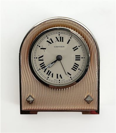 CARTIER
Orologio da scrivania con cassa decorata in smalto a motivo guilloché e