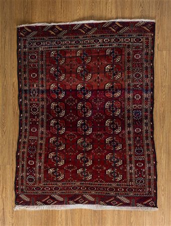 Tappeto sella Boukhara, Turkestan occidentale, inizio secolo XX. Decoro con tre