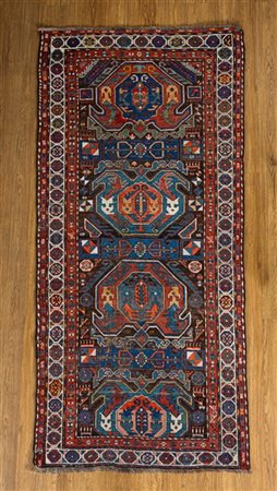 Tappeto Kazak Lenkoran, Caucaso, fine secolo XIX. Decoro con quattro medaglioni