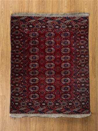 Tappeto sella Boukhara, Turkestan occidentale, secolo XX. Decoro con tre file d