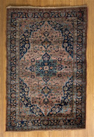 Tappeto Ferahkan-Sarouk, Persia, secolo XX. Decoro con medaglione polilobato bl