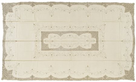 Tovaglia misto lino ricamata e decorata con pizzo di Cantù color ecrù unita a d