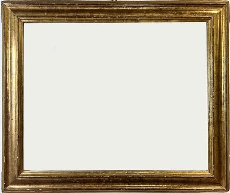 Cornice in legno dorato con bordure modanate, M impressa al verso. Secolo XVII