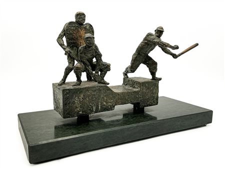 Ernesto Ornati "Senza titolo" 
scultura in bronzo su base in marmo
cm 22x40x16,5