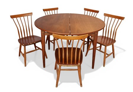 Tavolo da pranzo allungabile con sei sedie modello 'Åkerblom Chair'
