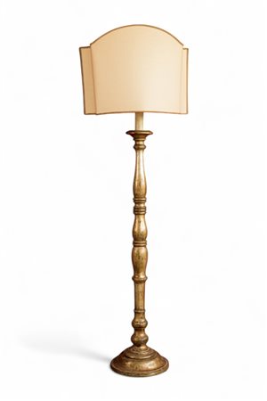 Grande candeliere in legno dorato