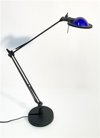 Paolo Rizzato Lampada da tavolo modello "Berenice". Produzione Luceplan, Italia,