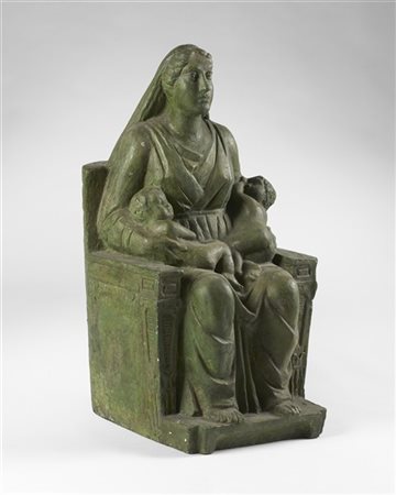 Scultura in cartapesta patinata verde elaborata per scenografia cinematografica
