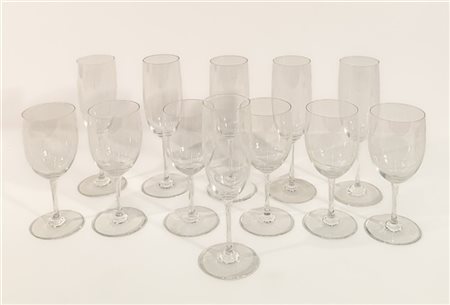 Baccarat Lotto composto da 12 calici da champagne, 12 flute, 12 bicchieri da vin