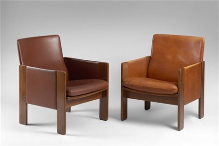 Afra Scarpa (1937-2011) e Tobia Scarpa (1935) Due poltrone modello "917". Produz