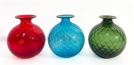 Venini Lotto di tre vasi globulari della serie "Balloton". Vetro soffiato traspa