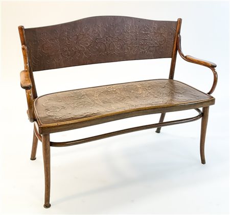 Thonet Panca con seduta e schienale decorati con volute a rilievo mediante a sta