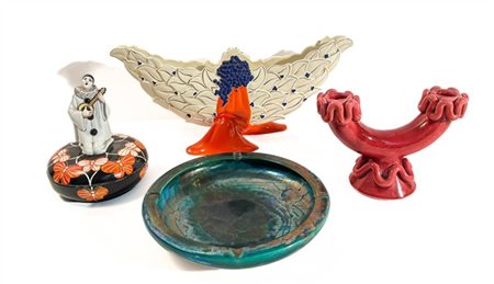 Manifatture diverse Lotto composto da un centrotavola, un candelabro, una scatol