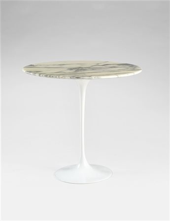 Eero Saarinen Tavolino modello "Tulip". Produzione Knoll International, USA, dis