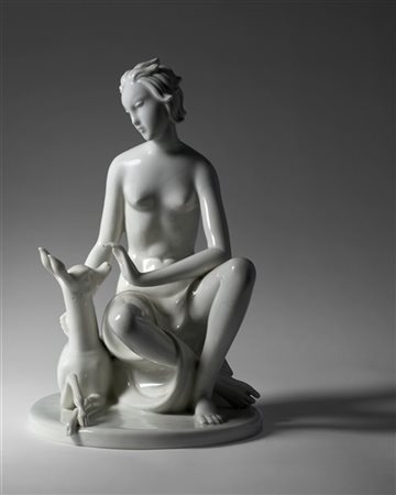 Richard Ginori Scultura Art Déco raffigurante fanciulla con cerbiatto. Doccia, a